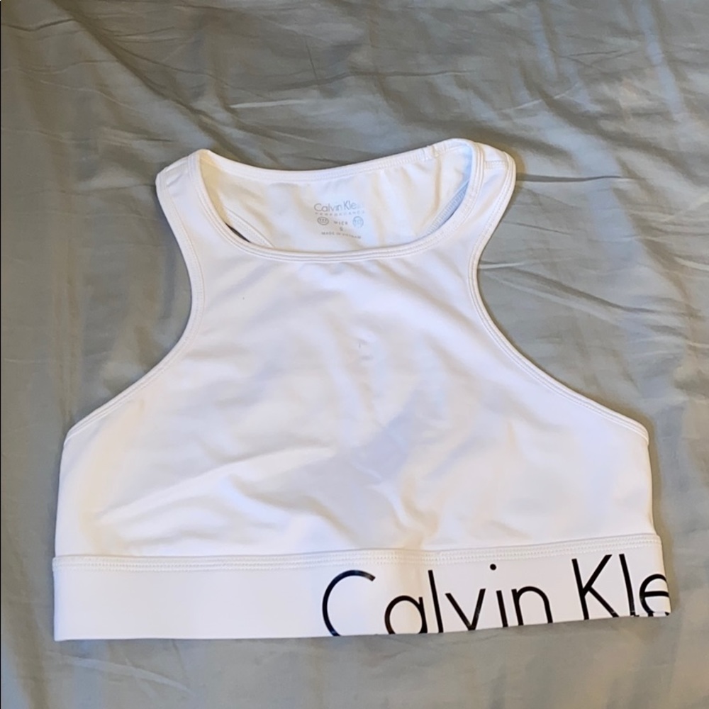 women’s sports bra